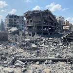 Quelle: Palestinian News & Information Agency (Wafa) in contract with APAimages (https://commons.wikimedia.org/wiki/File:Damage_in_Gaza_Strip_during_the_October_2023_-_32.jpg), „Damage in Gaza Strip during the October 2023 - 32“, https://creativecommons.org/licenses/by-sa/3.0/legalcode